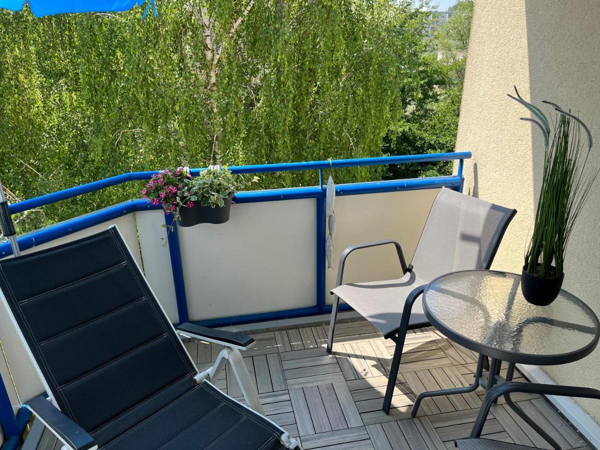 Aquamarin - Charmantes Appartement Mit Balkon Rostock Exteriör bild