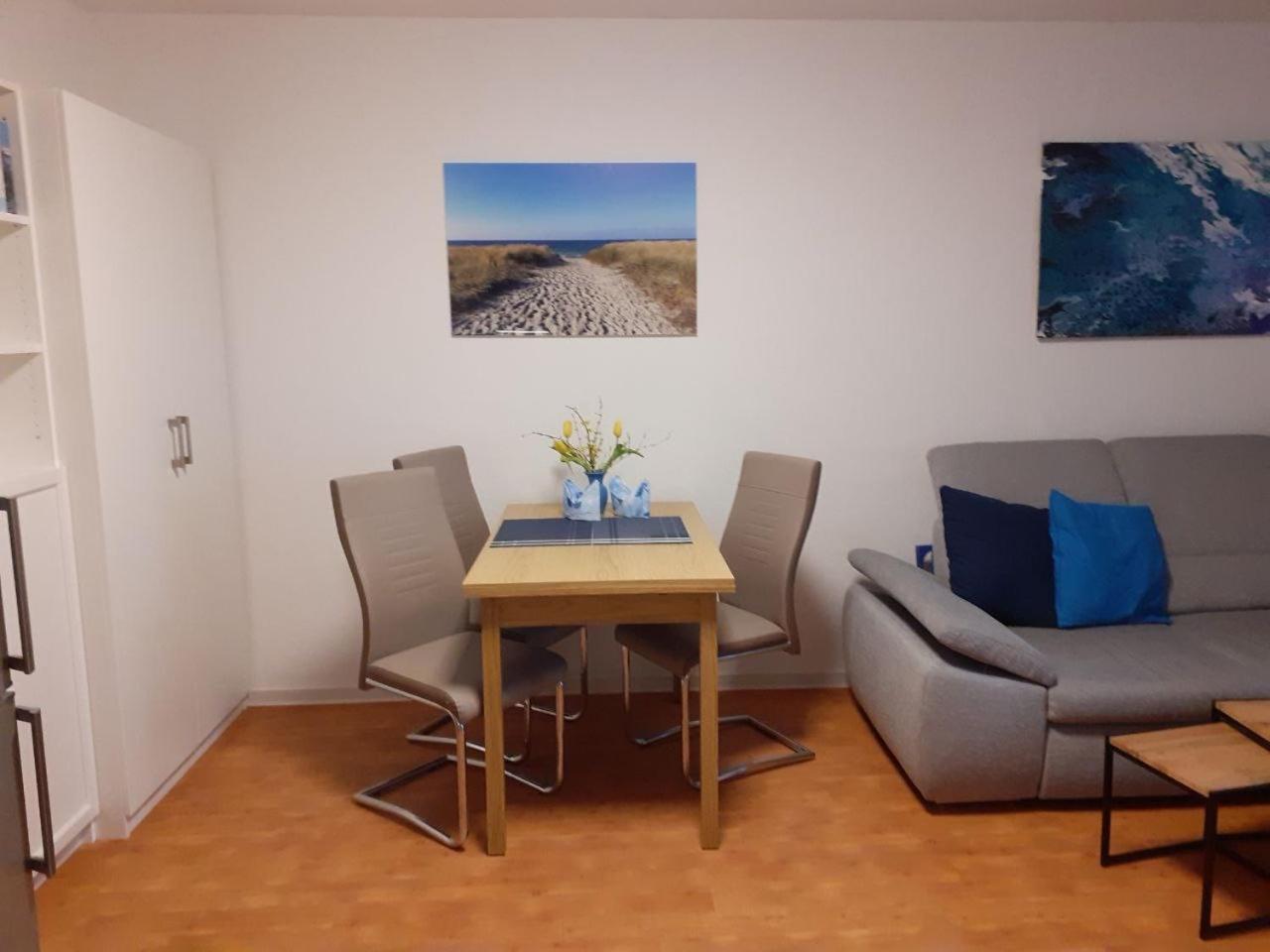 Aquamarin - Charmantes Appartement Mit Balkon Rostock Exteriör bild